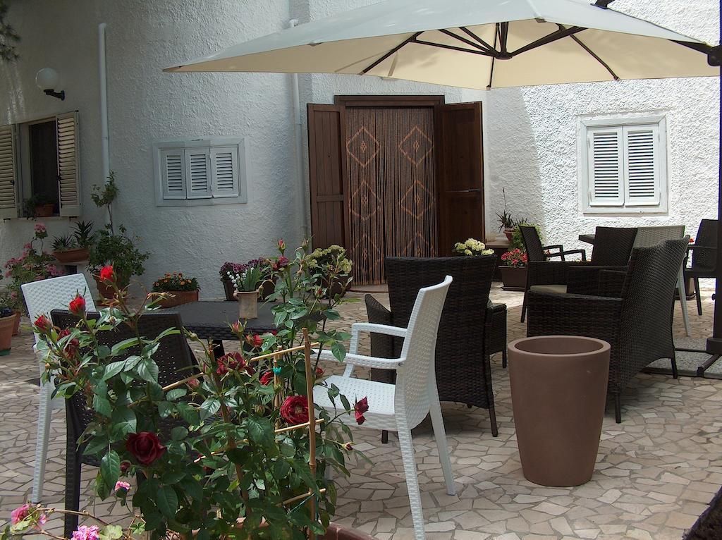 Hotel Coppa Di Cielo Пескічі Екстер'єр фото